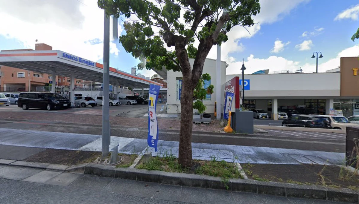 Dr.Drive 小禄駅前店(那覇市)の外観