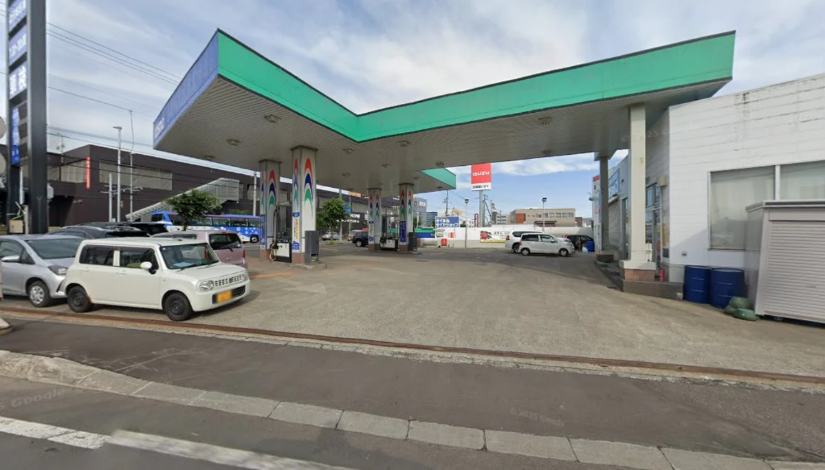 大谷地流通センターSS(コスモ石油)(札幌市白石区)の外観